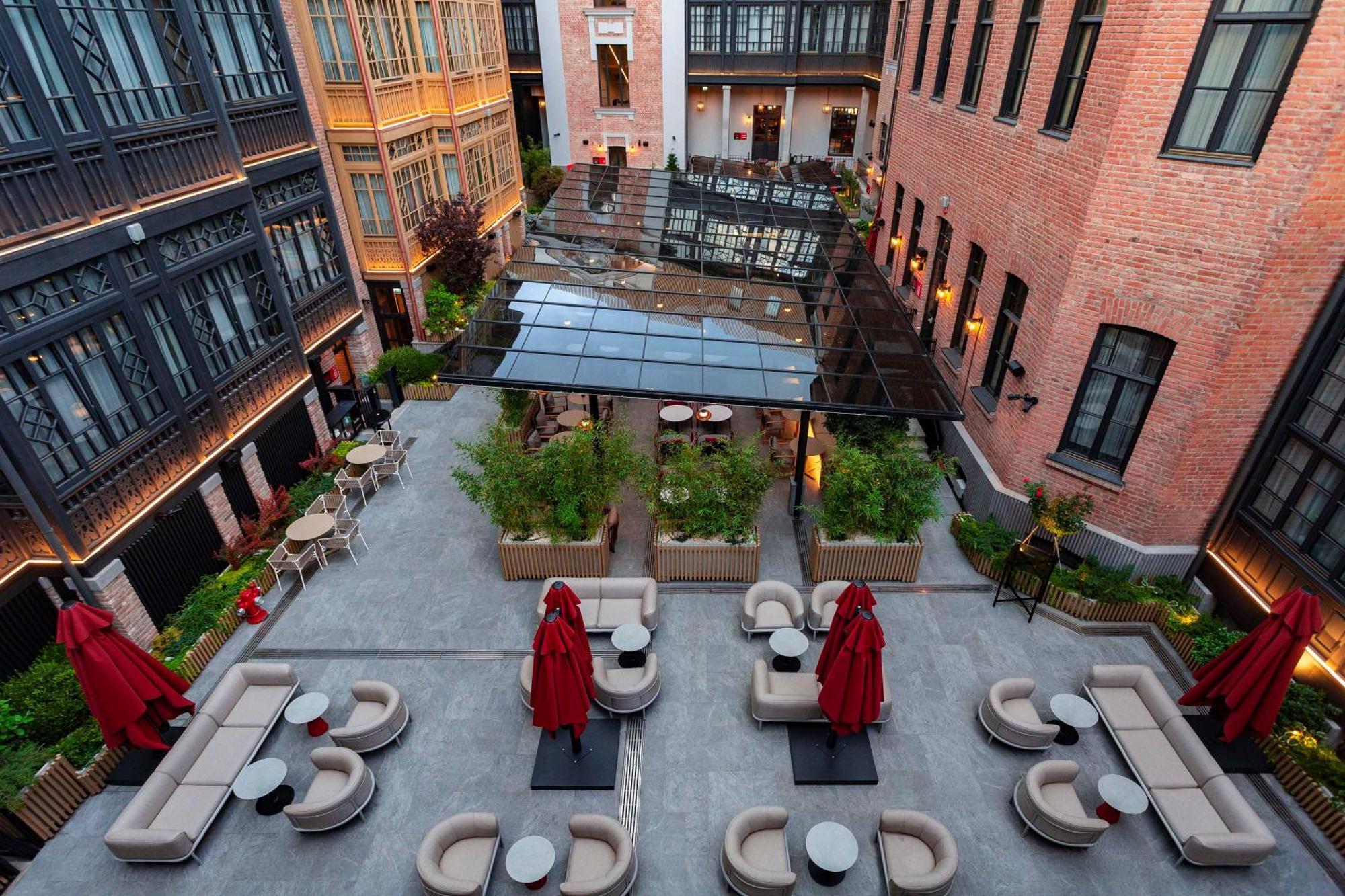 Radisson Red Tbilisi Hotel Exterior photo